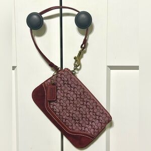 Coach Signature Burgundy suede small wristlet 🍷🍷👜👜